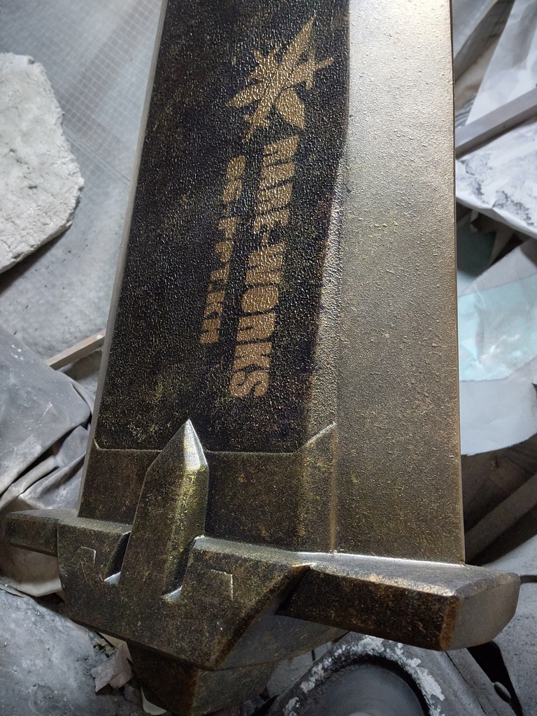 全長2.4m超巨大!大剣 (黒金,銘有)