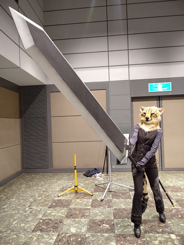 全長2.4m超巨大!大剣 (黒金,銘有)