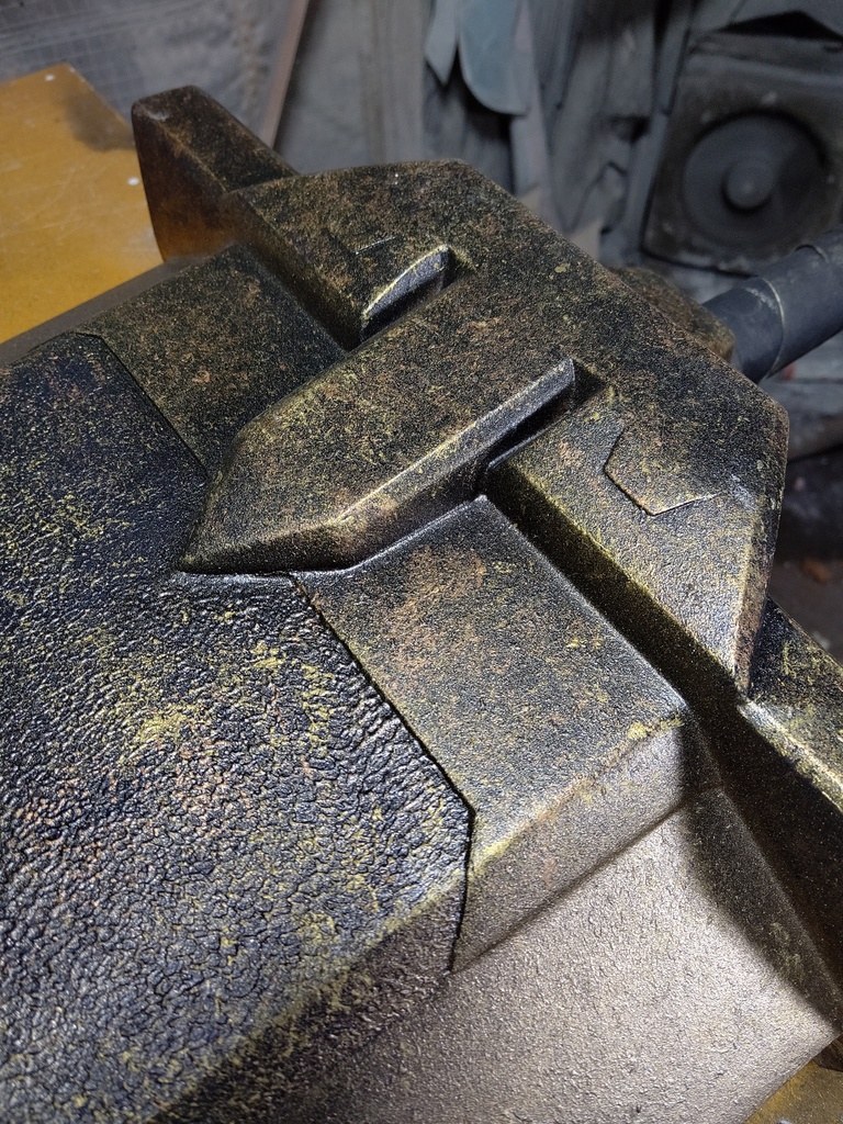 全長2.4m超巨大!大剣 (黒金,銘有)