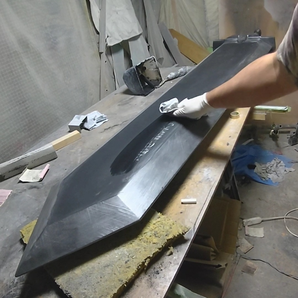 全長2.4m超巨大!大剣 (黒板仕様)