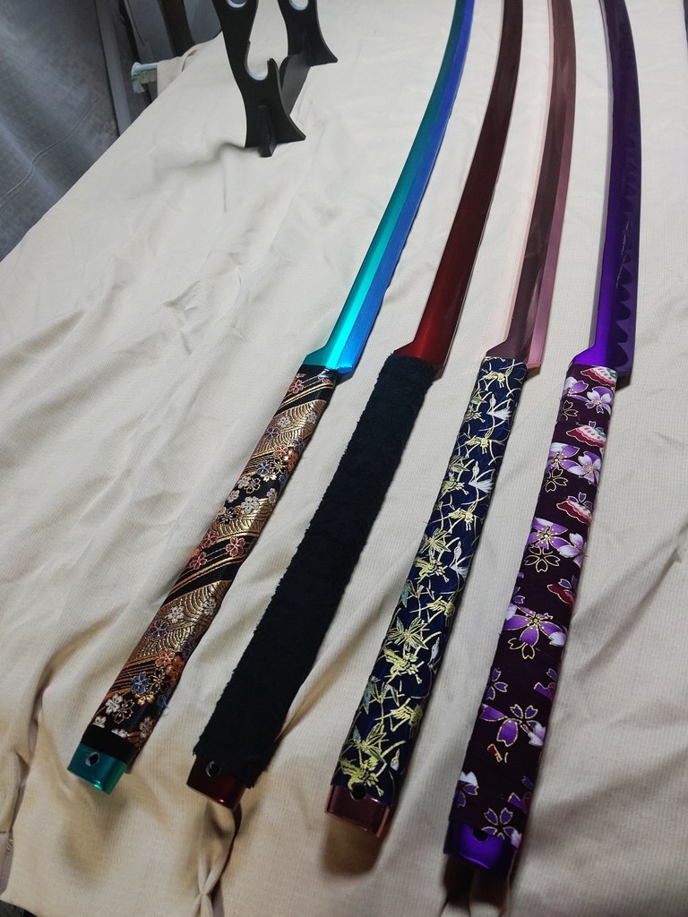 長大な樹脂製 剛刀!! (兄弟刀 各色取揃)