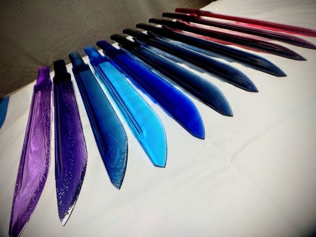 いよいよ発売開始!稀小刀【豪朧刀シリーズ】各種!!