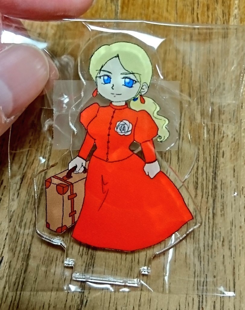 トランクを持った女性 アクリルフィギュア