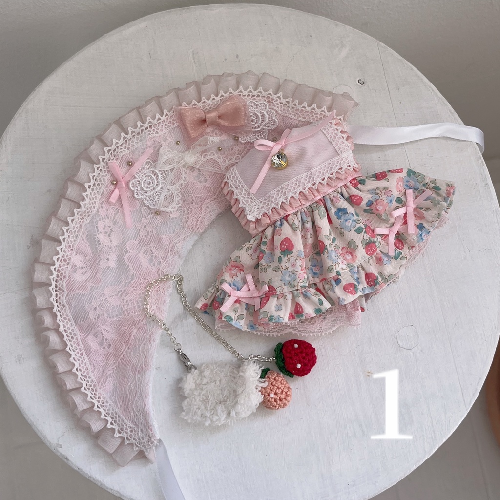 いちごのドレス🍓𓂃⋆꙳