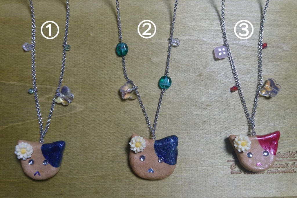 ハンドメイド猫のペンダント(名刺ケース付き)