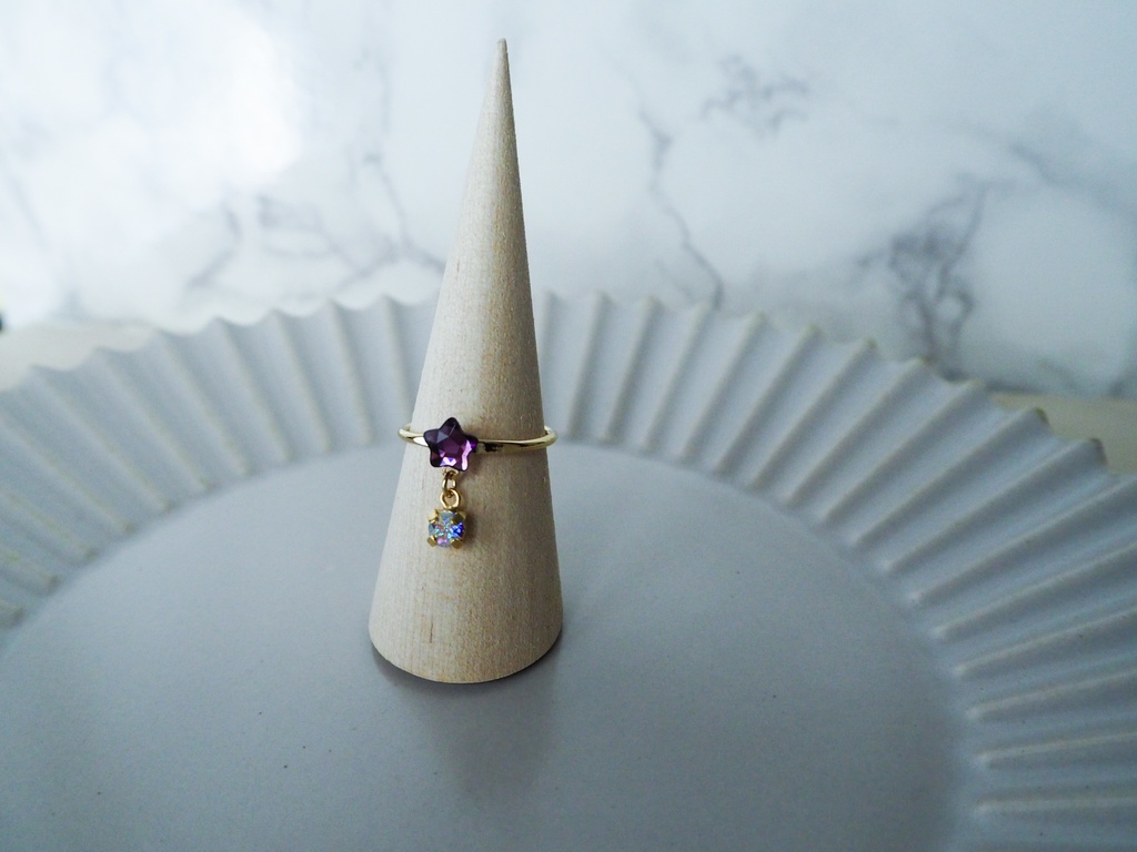 星モチーフ パーツが揺れるしゃらしゃら指輪