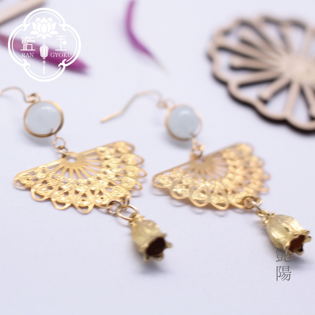 【中華風ピアス・イヤリング】艶陽/アクアマリン&扇と花のアクセサリー