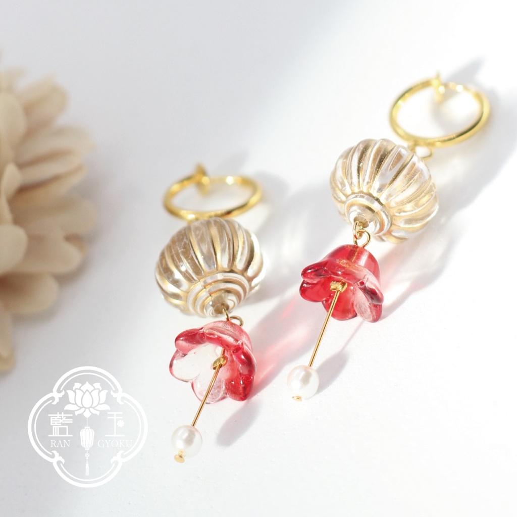 【イヤリング】椿のランタン風アクセサリー※ピアス変更可能