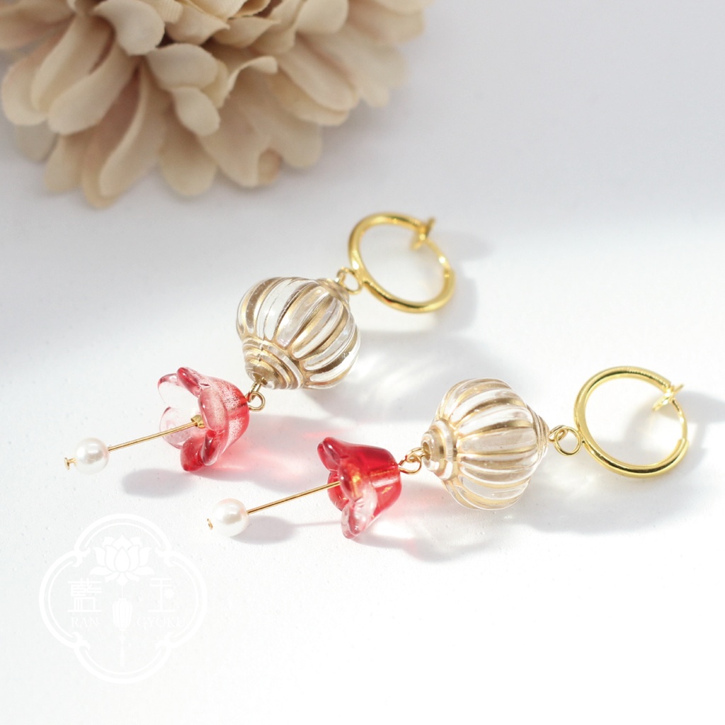 【イヤリング】椿のランタン風アクセサリー※ピアス変更可能