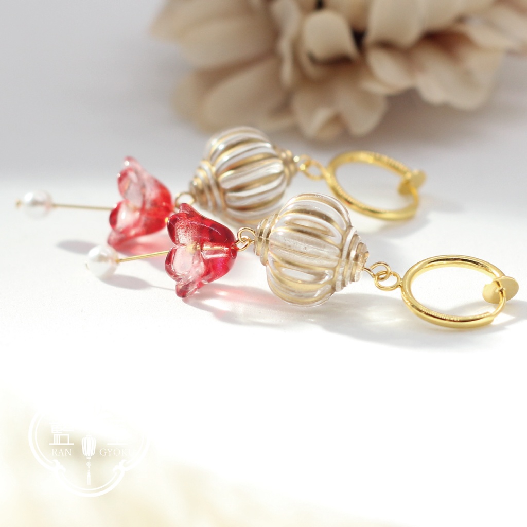 【イヤリング】椿のランタン風アクセサリー※ピアス変更可能