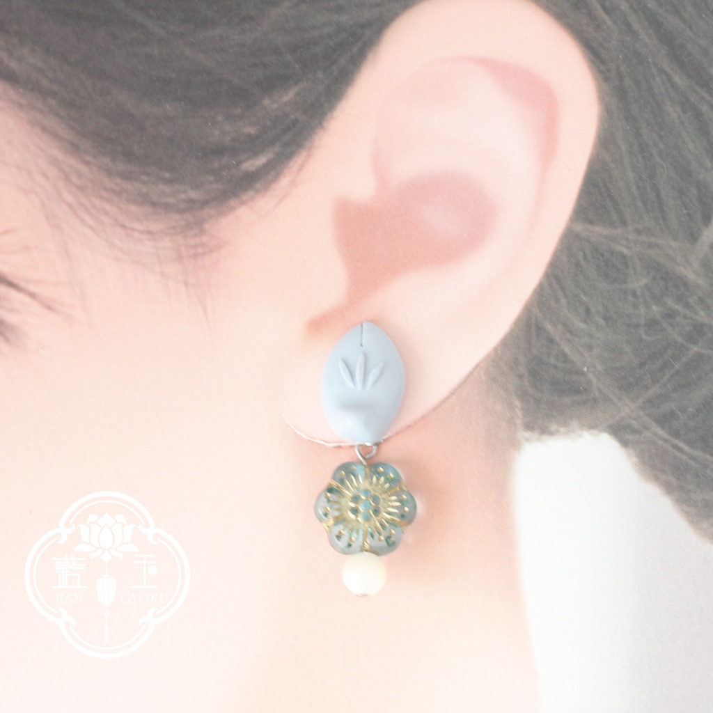 【和風ピアス・イヤリング】追加パーツが選べる和菓子なお狐様アクセサリー(空Ver)