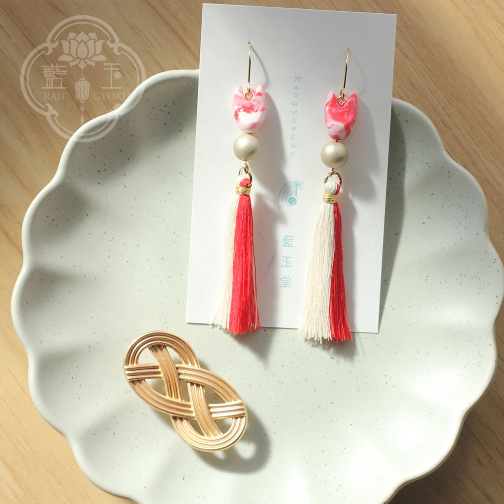 お狐様のタッセルピアス・イヤリング/白赤MIX*祭囃子*