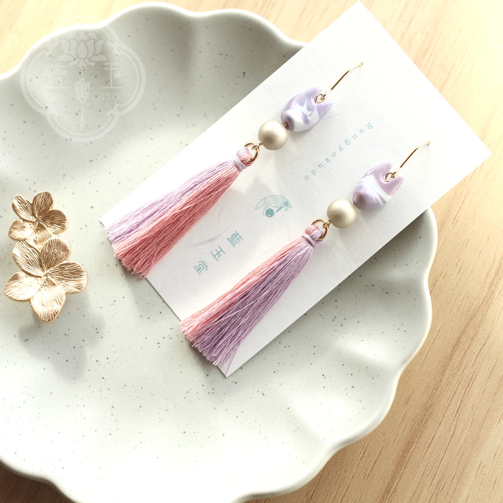 お狐様のタッセルピアス・イヤリング/桃紫MIX*源氏物語*