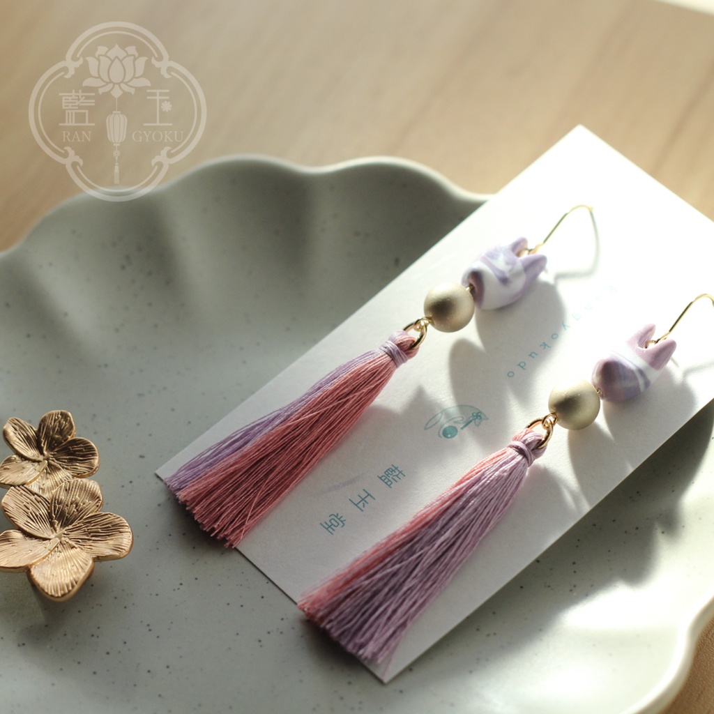 お狐様のタッセルピアス・イヤリング/桃紫MIX*源氏物語*