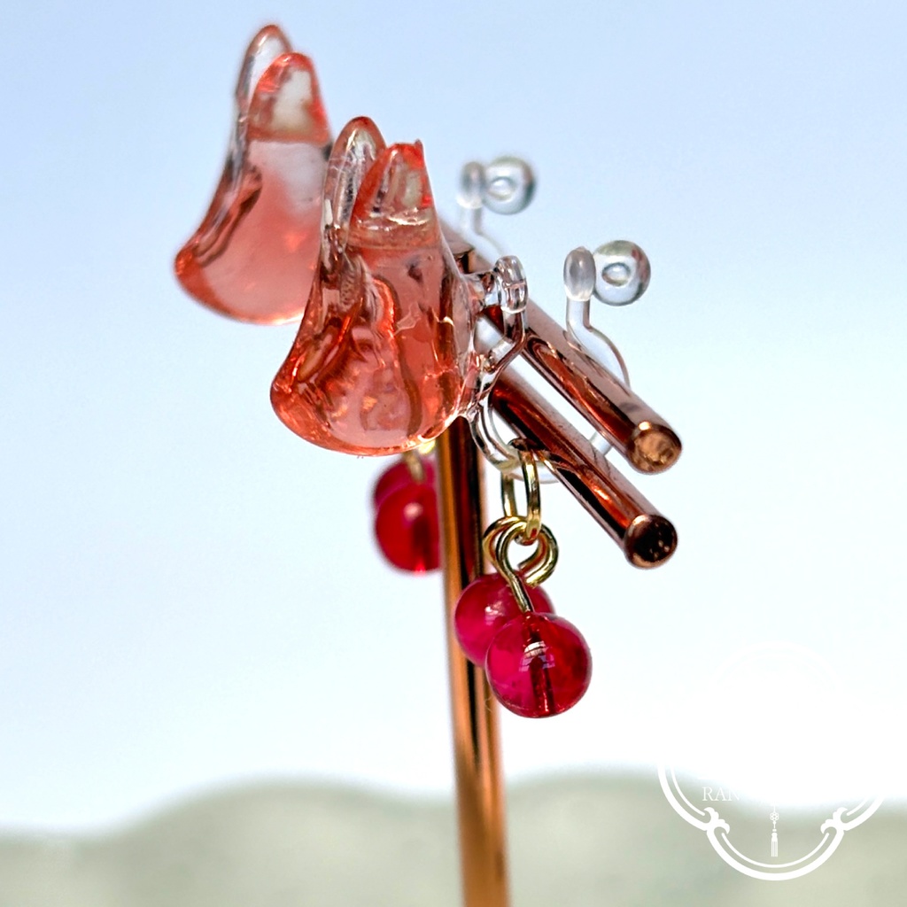 メロンソーダなお狐様4カラー*サクランボ取り外せる2way【ピアス変更可】