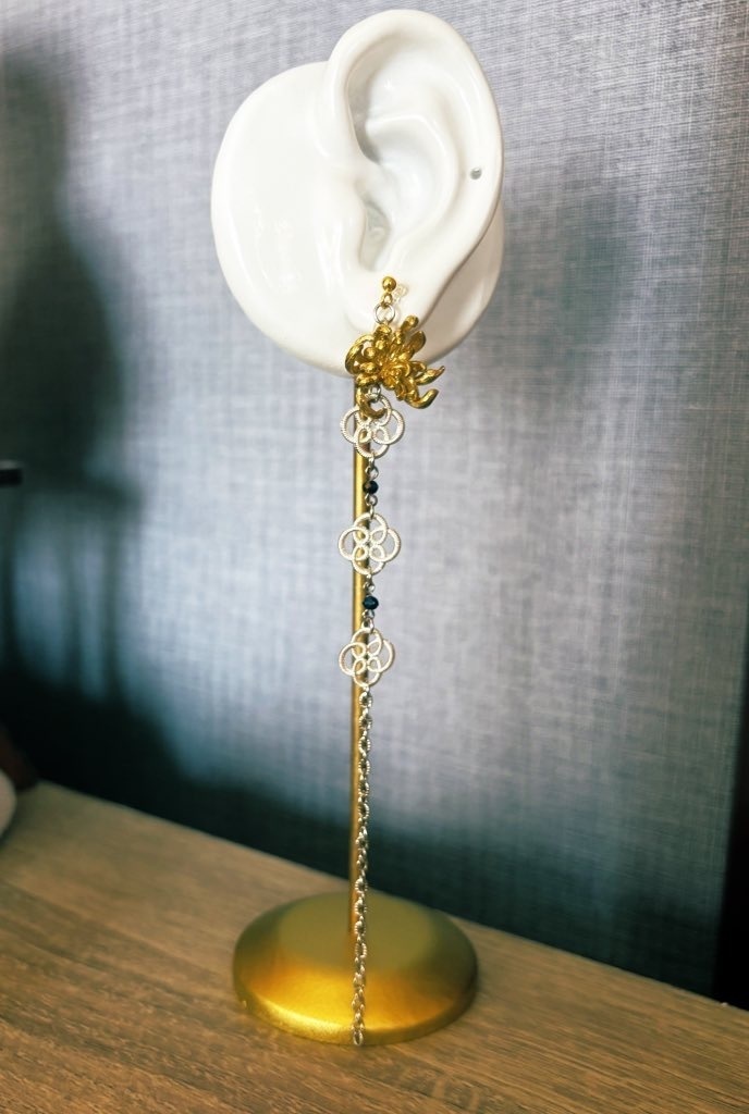 彼岸花と結びの揺れる耳飾り|中華風ロングピアス/イヤリング