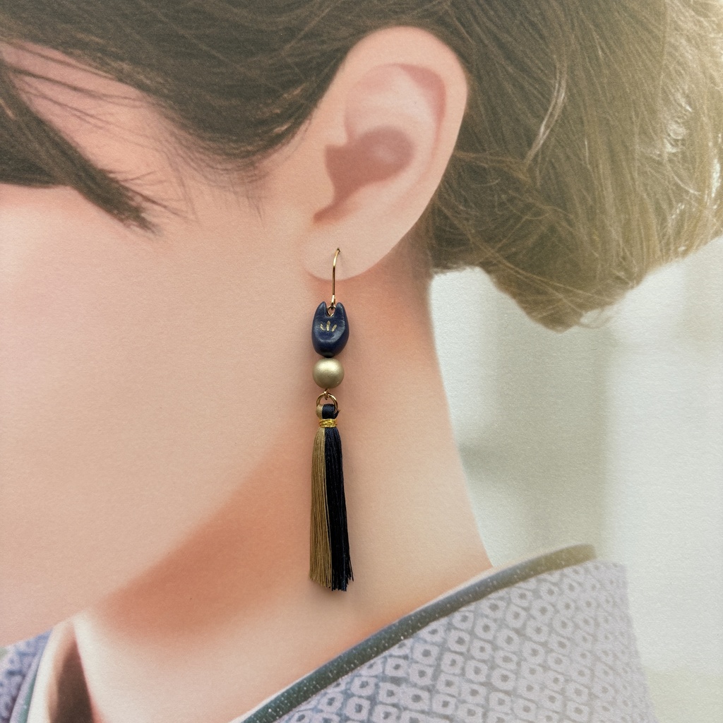 お狐様のタッセルピアス・イヤリング/青金MIX*月詠*