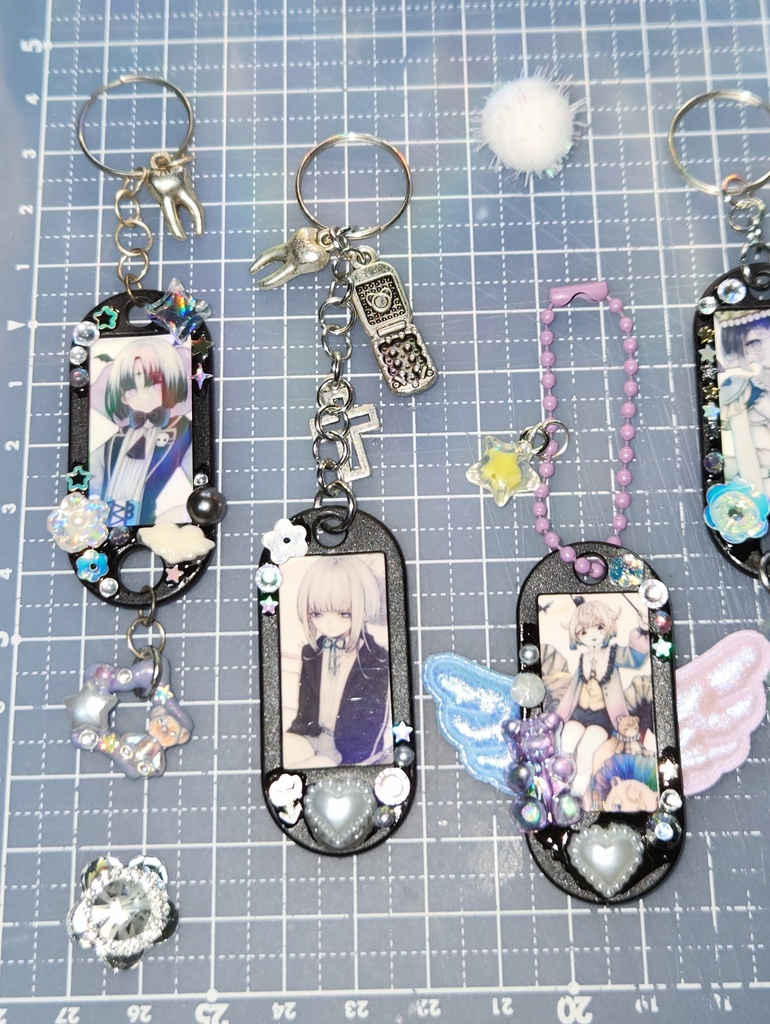 創作世界の手作り役たたずキーホルダー