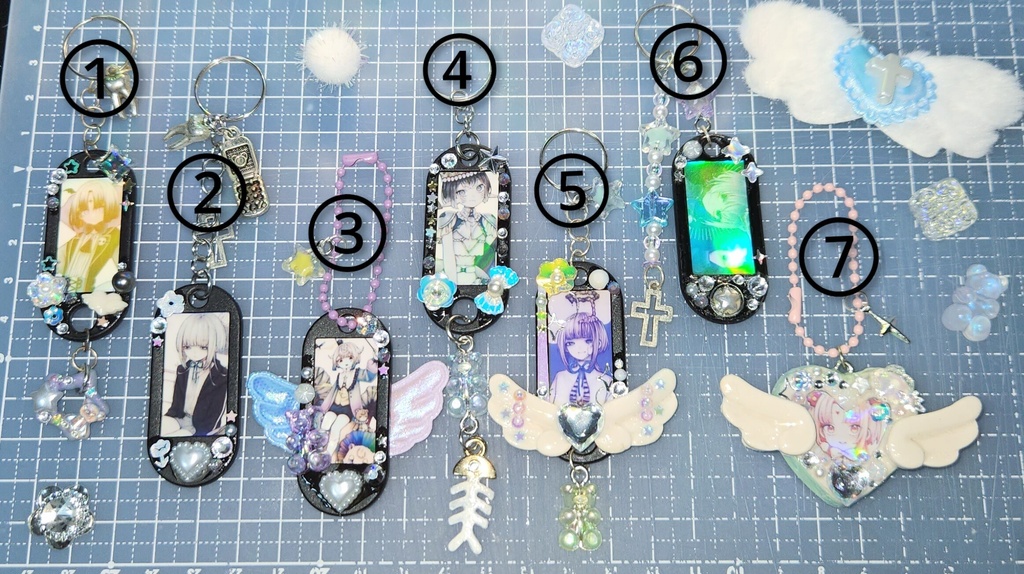 創作世界の手作り役たたずキーホルダー