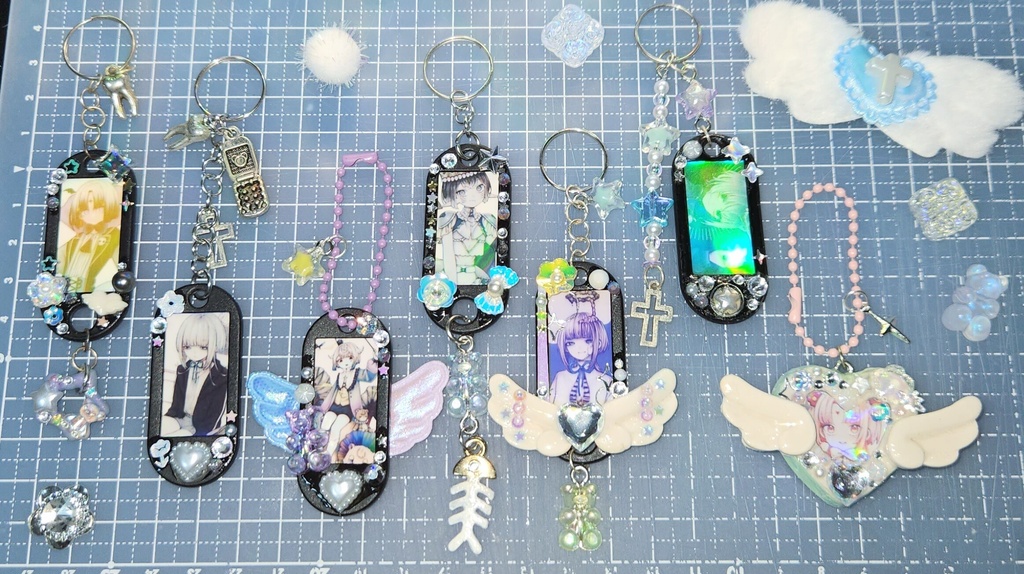 創作世界の手作り役たたずキーホルダー