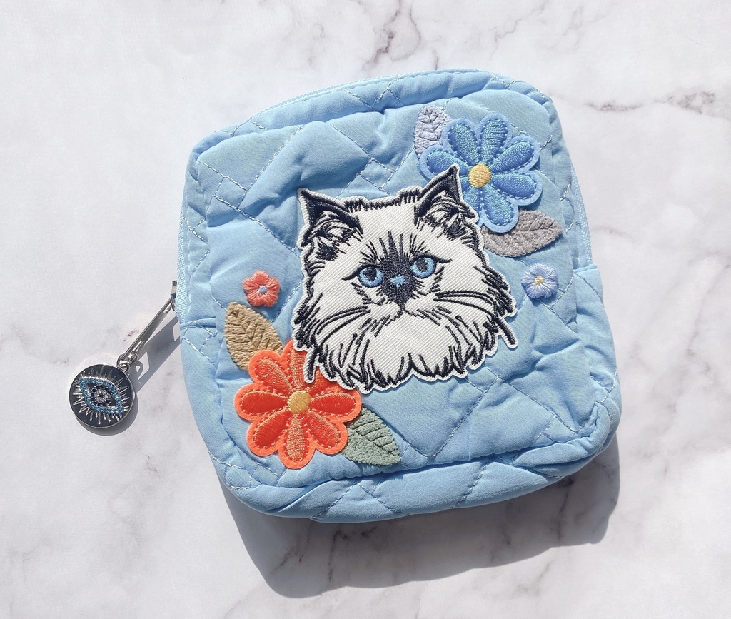 ねこちゃん刺繍ポーチ