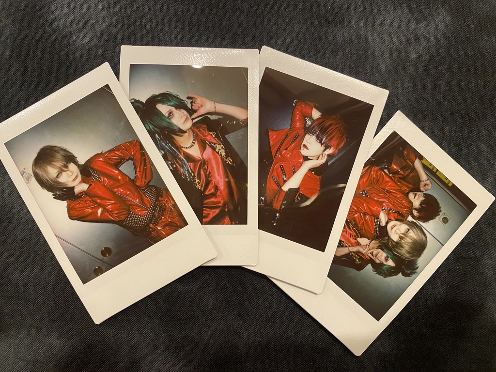 2025年12月4日(木) HOLIDAY  SHINJUKU 公演 シャッフルチェキ