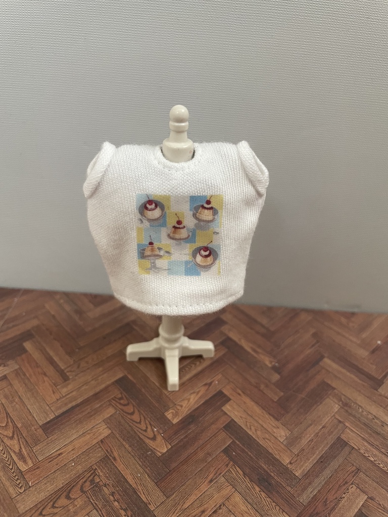 袖まくりプリンTシャツ