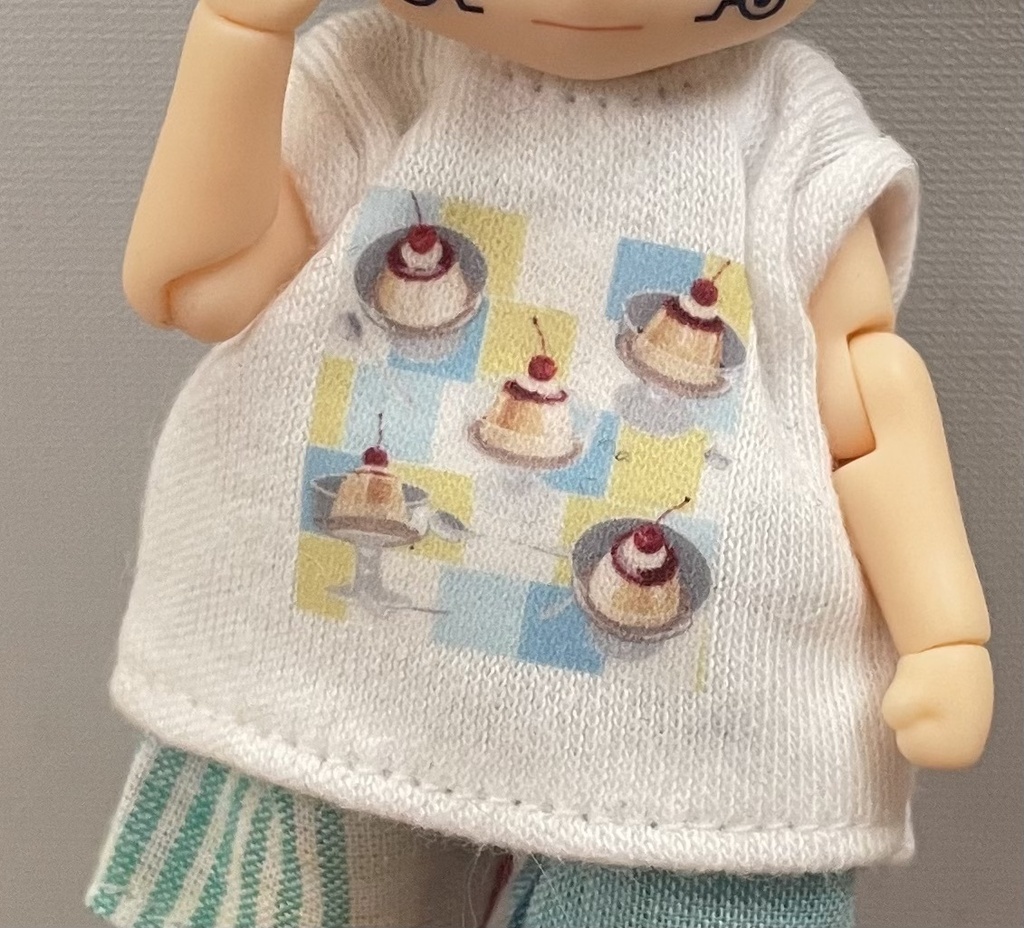 袖まくりプリンTシャツ