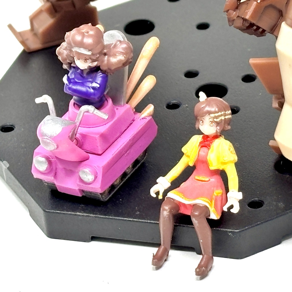 1/35 ポン子のパワードスーツvsヤチヨタンク
