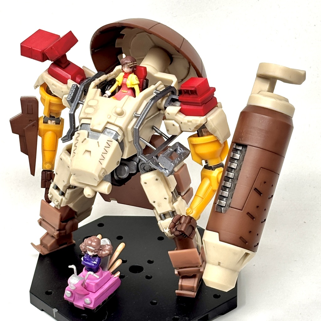 1/35 ポン子のパワードスーツvsヤチヨタンク