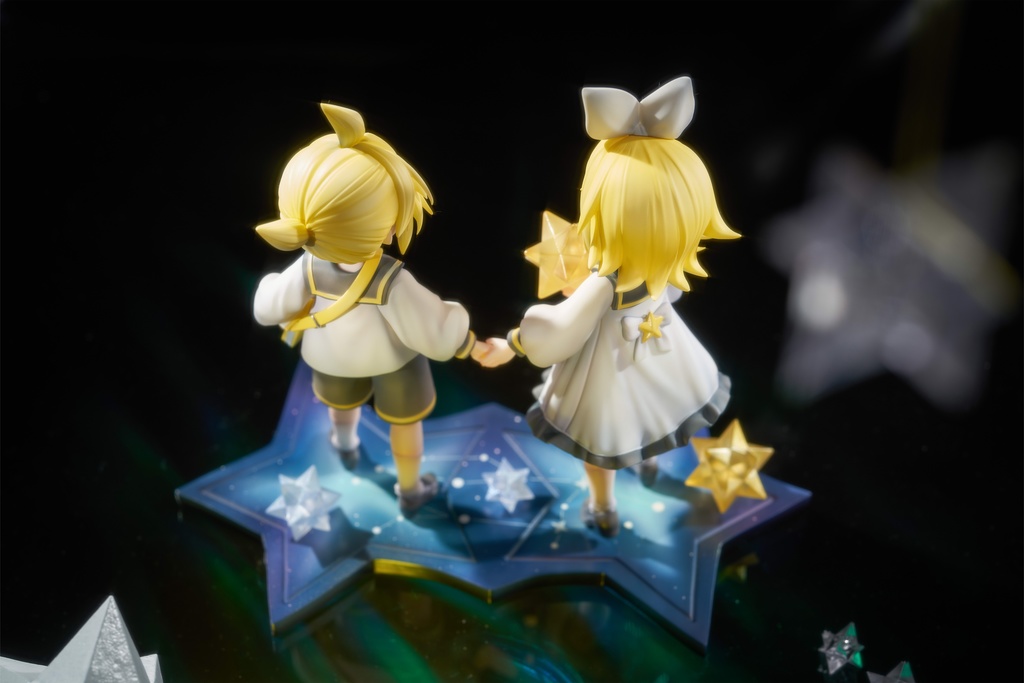 VOCALOID 双子星 鏡音リン・鏡音レン ガレージキット
