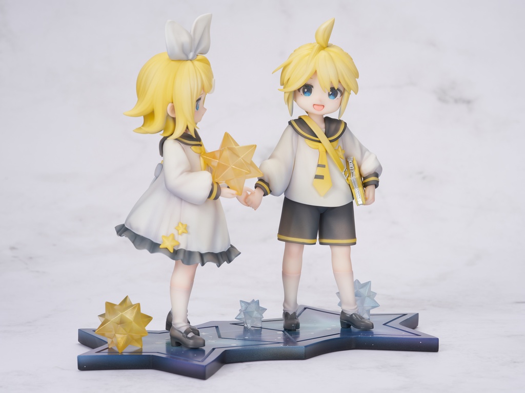 VOCALOID 双子星 鏡音リン・鏡音レン ガレージキット