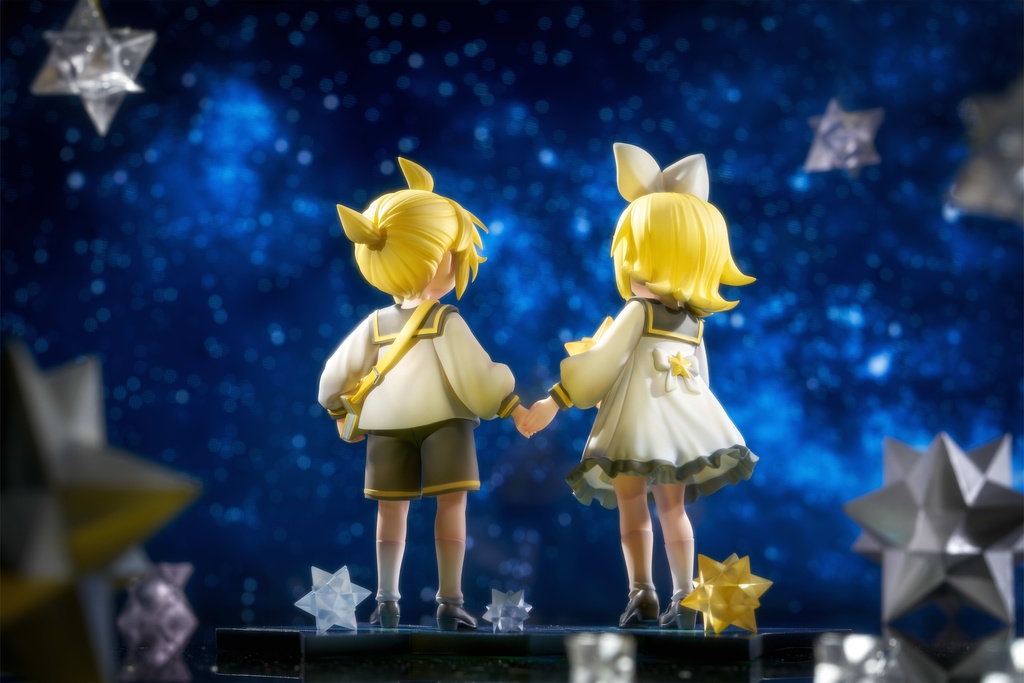 VOCALOID 双子星 鏡音リン・鏡音レン ガレージキット