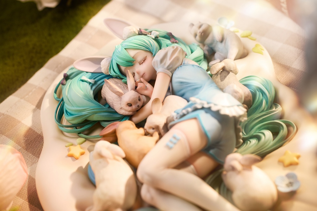 VOCALOID 眠兎 初音ミク ガレージキット