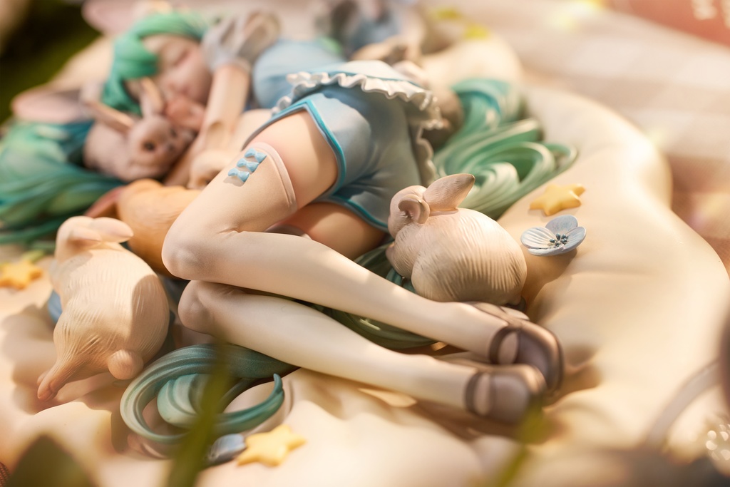 VOCALOID 眠兎 初音ミク ガレージキット