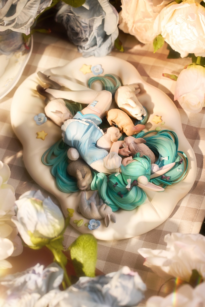 VOCALOID 眠兎 初音ミク ガレージキット