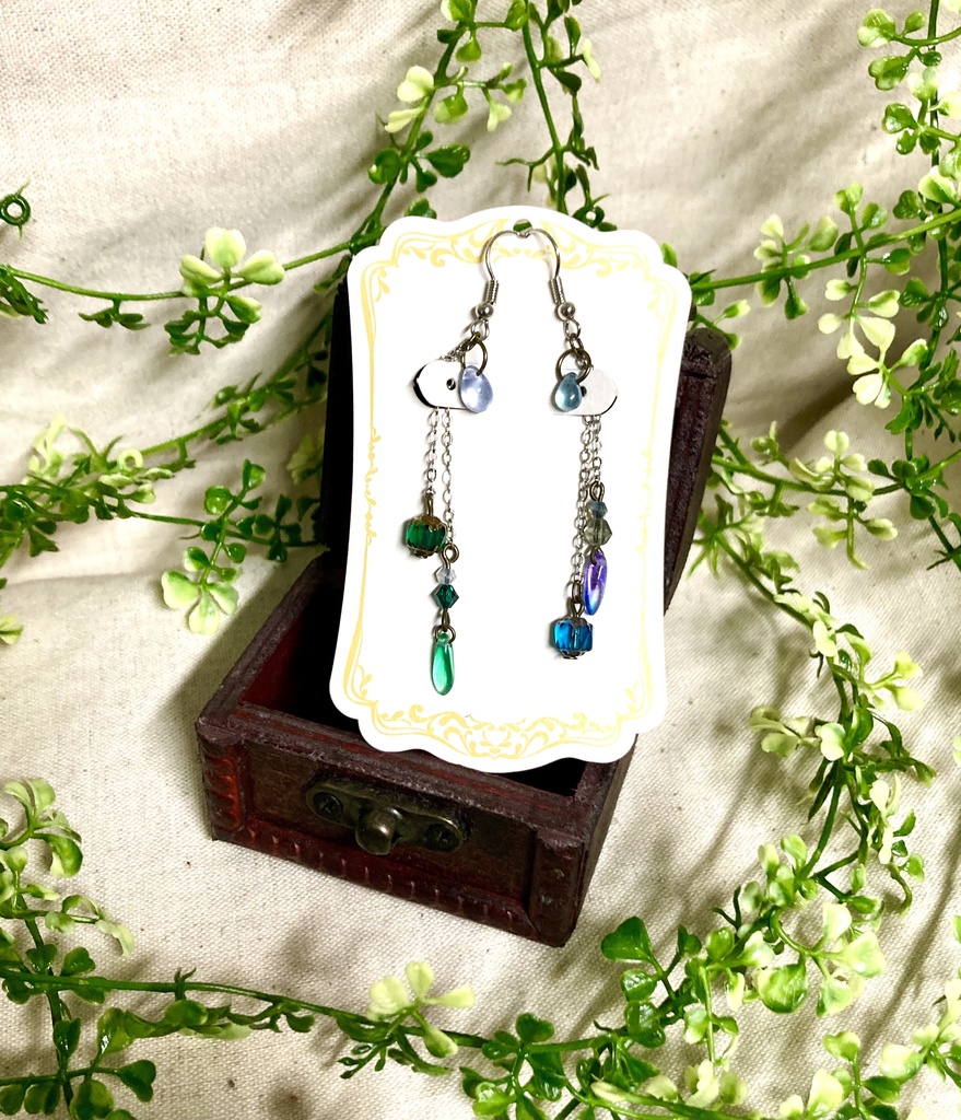 森朝露のピアス