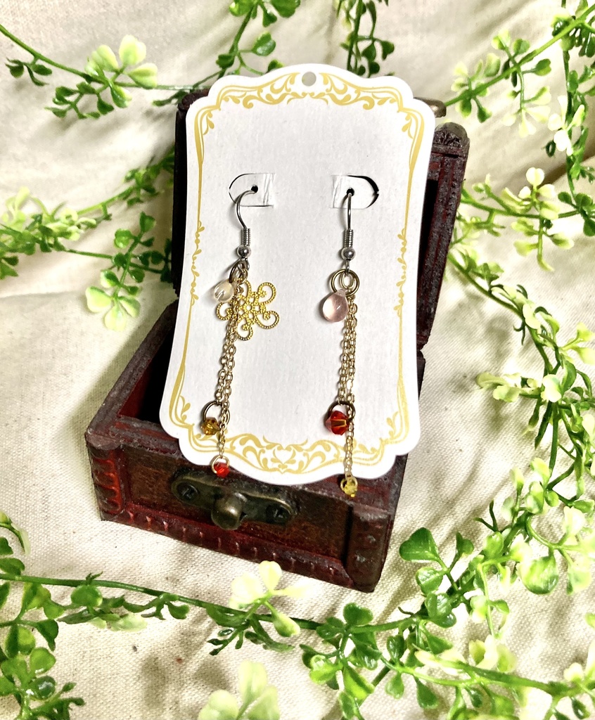 桜梅の耳ピアス