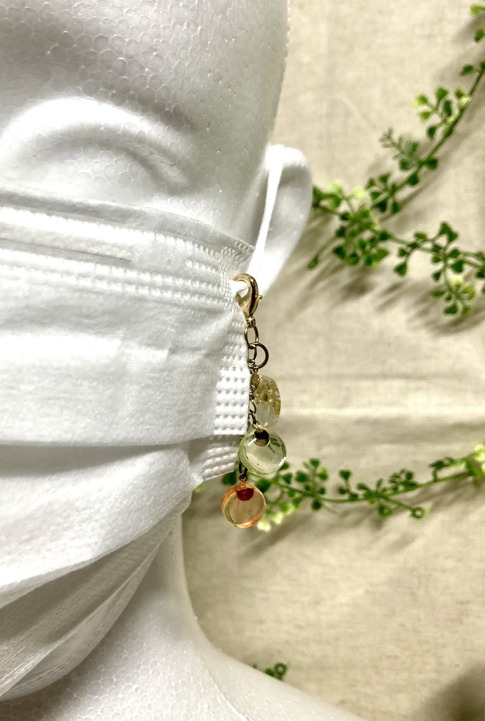 陽光の飾（マスクチャーム）