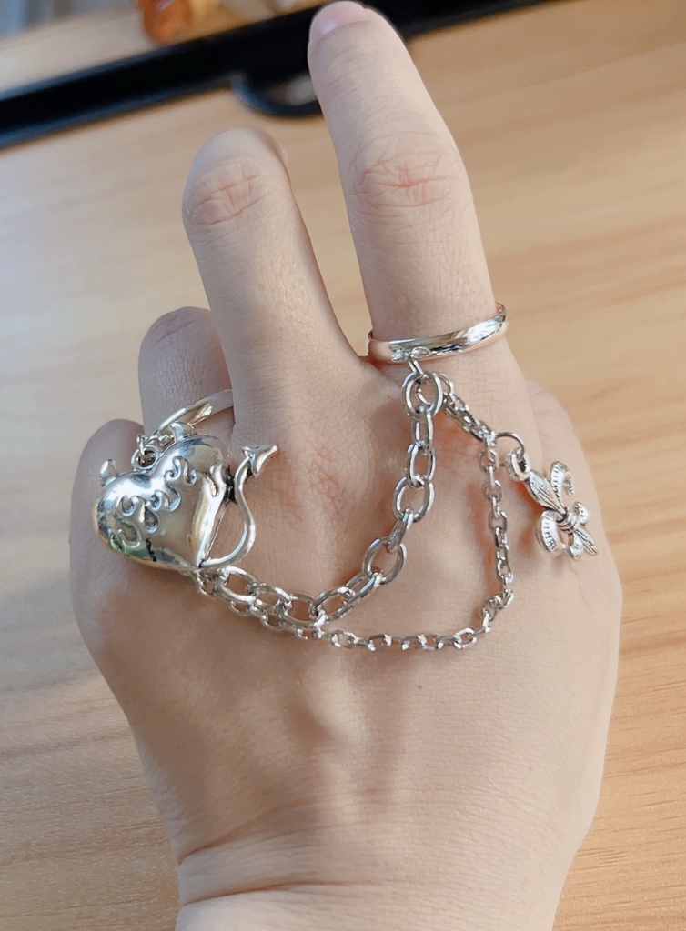 ドロドロアクマのシルバーリング