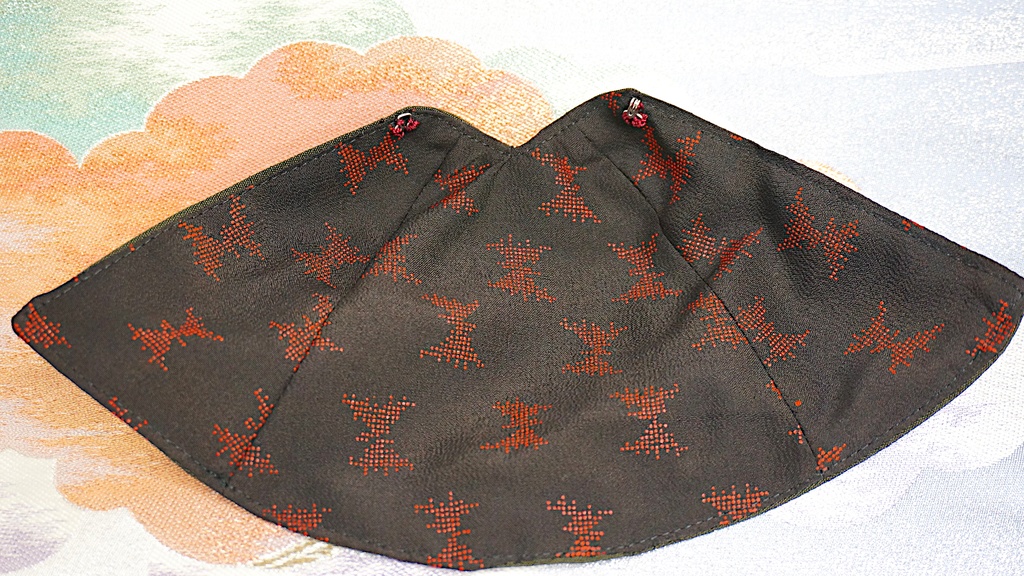 ウルトラマン用マント「紬」〜ビーズ刺繍と共に〜