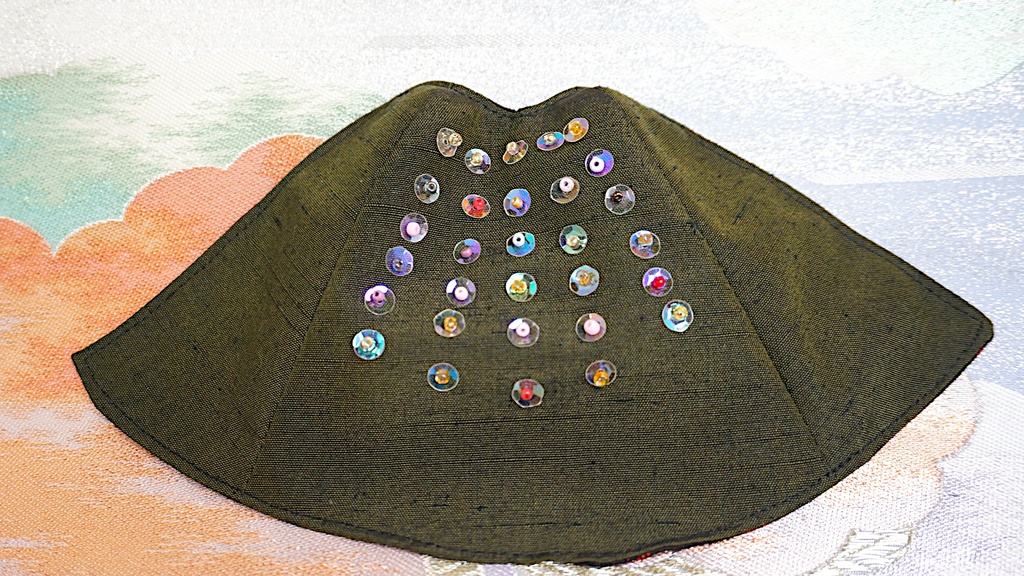 ウルトラマン用マント「紬」〜ビーズ刺繍と共に〜