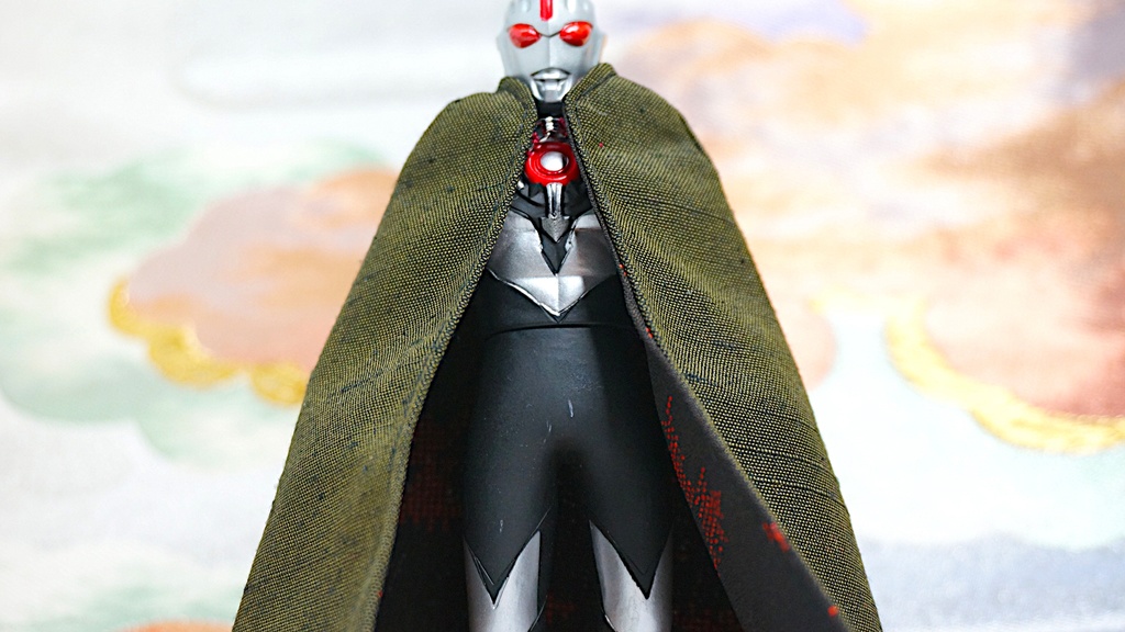 ウルトラマン用マント「紬」〜ビーズ刺繍と共に〜