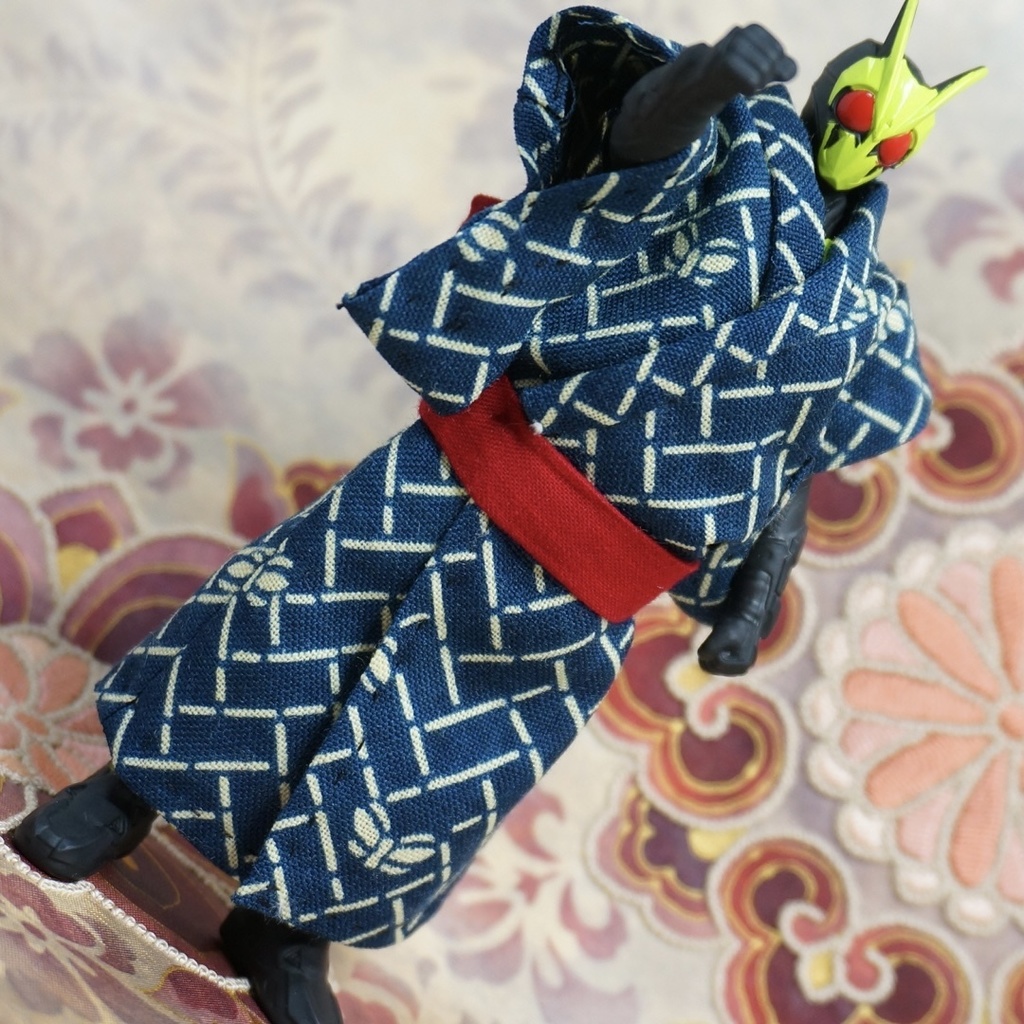 ウルトラマンソフビ用の浴衣(仮面ライダーソフビも着用可)