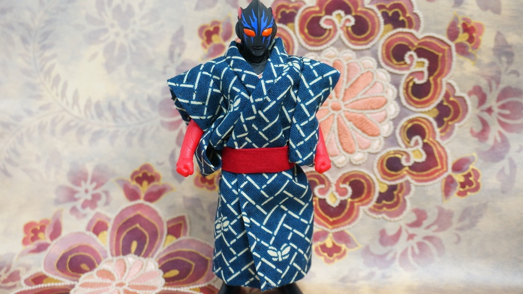 ウルトラマンソフビ用の浴衣(仮面ライダーソフビも着用可)