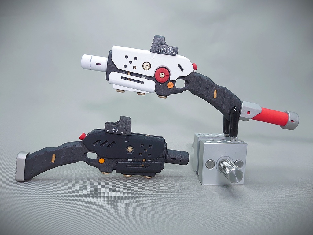 ドール用ハンドガン（約1/3　50ｃｍ前後サイズドール用）