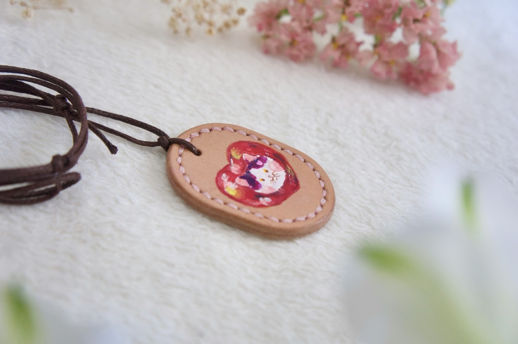手描きレザーペンダント