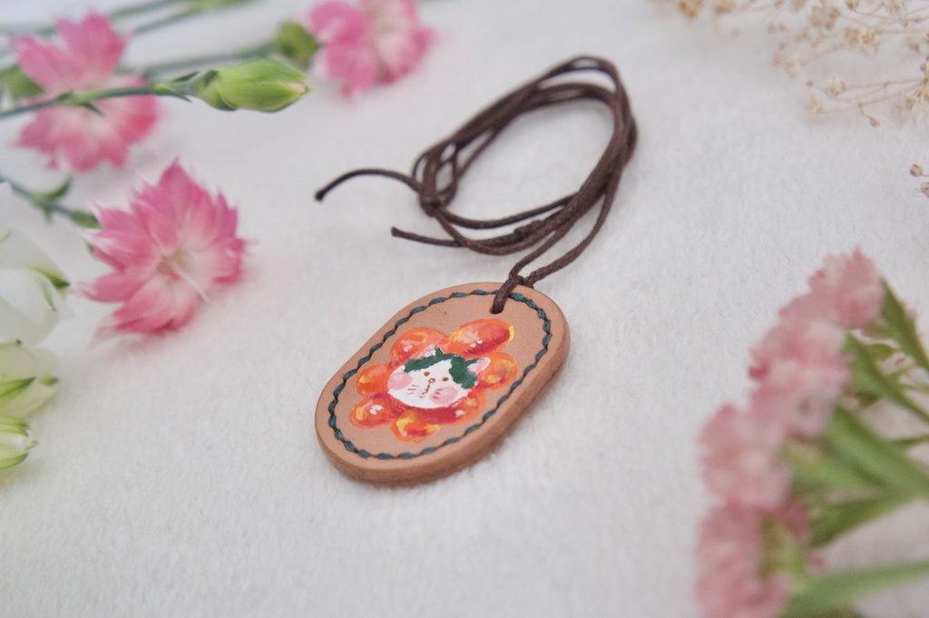 手描きレザーペンダント