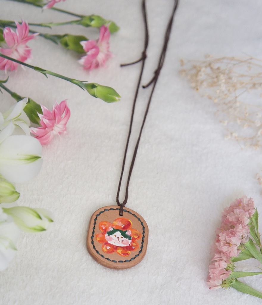 手描きレザーペンダント