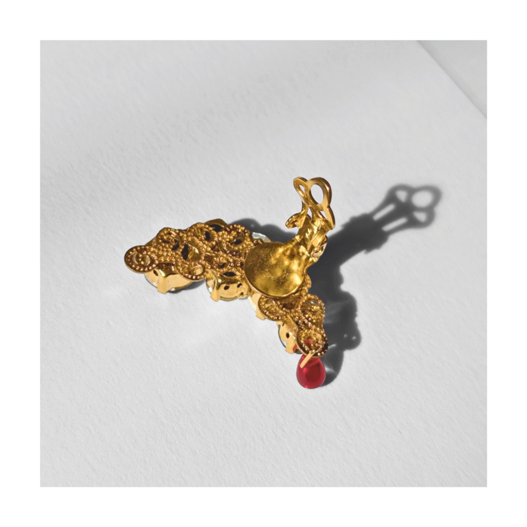 【再販】刀剣乱舞イメージ  ビジューイヤーカフ えにし 𑁍 三日月宗近